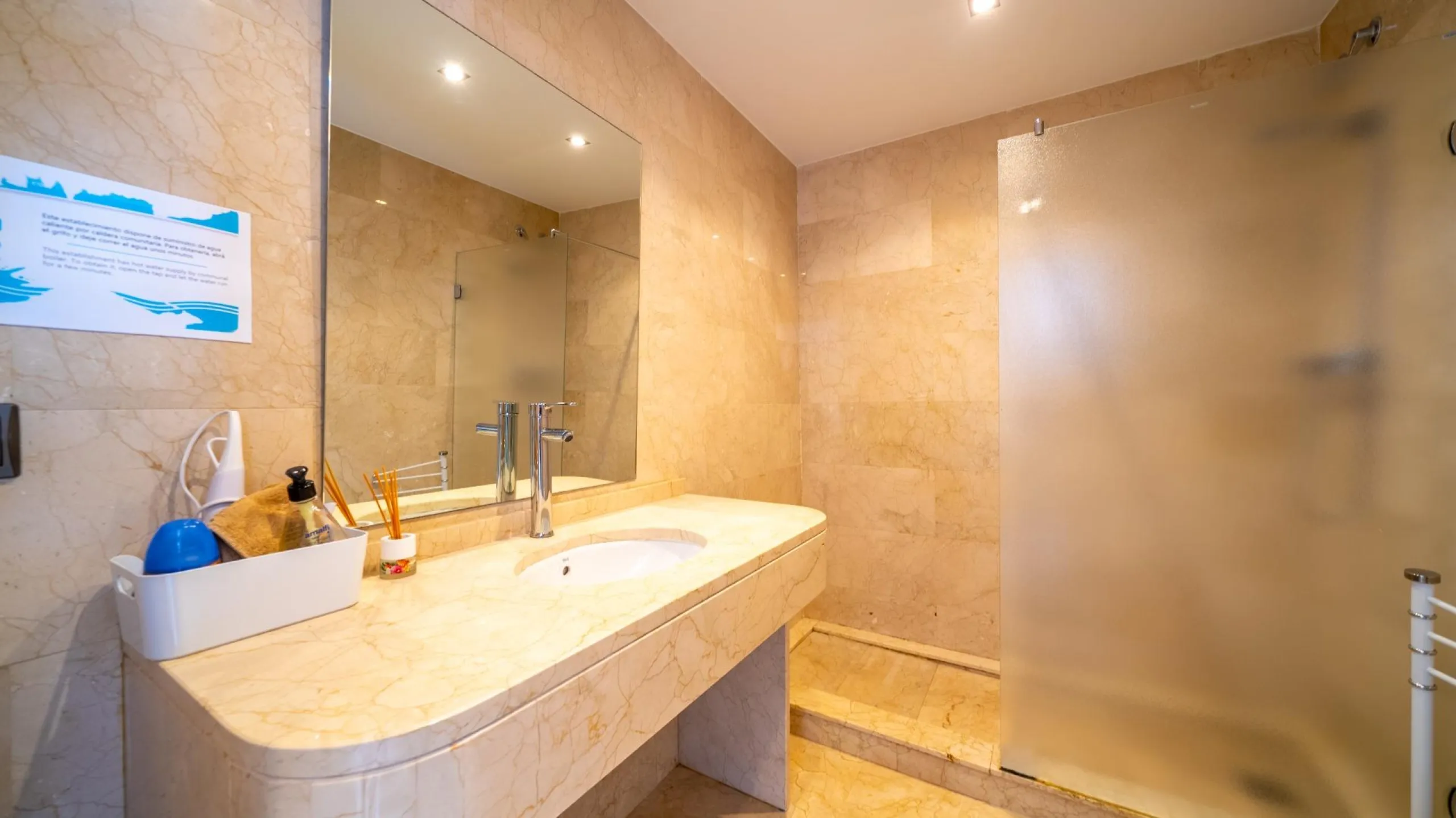 THE MOST EXCLUSIVE PENTHOUSE IN ALICANTE WITH TOURIST LICENSE | 31st Floor · 55 m² Terrace with Jacuzzi · 360° Views of the Mediterranean