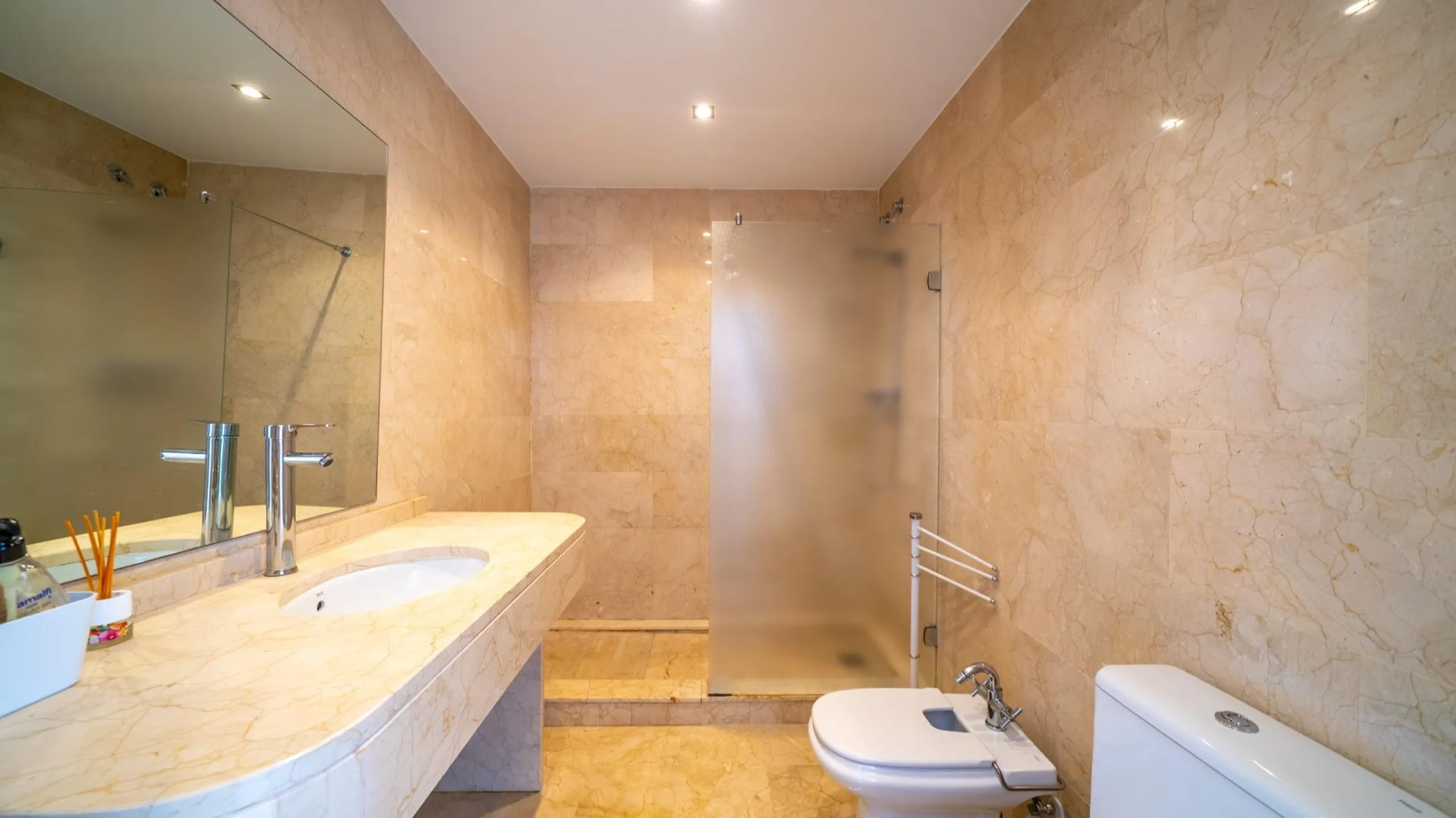 THE MOST EXCLUSIVE PENTHOUSE IN ALICANTE WITH TOURIST LICENSE | 31st Floor · 55 m² Terrace with Jacuzzi · 360° Views of the Mediterranean
