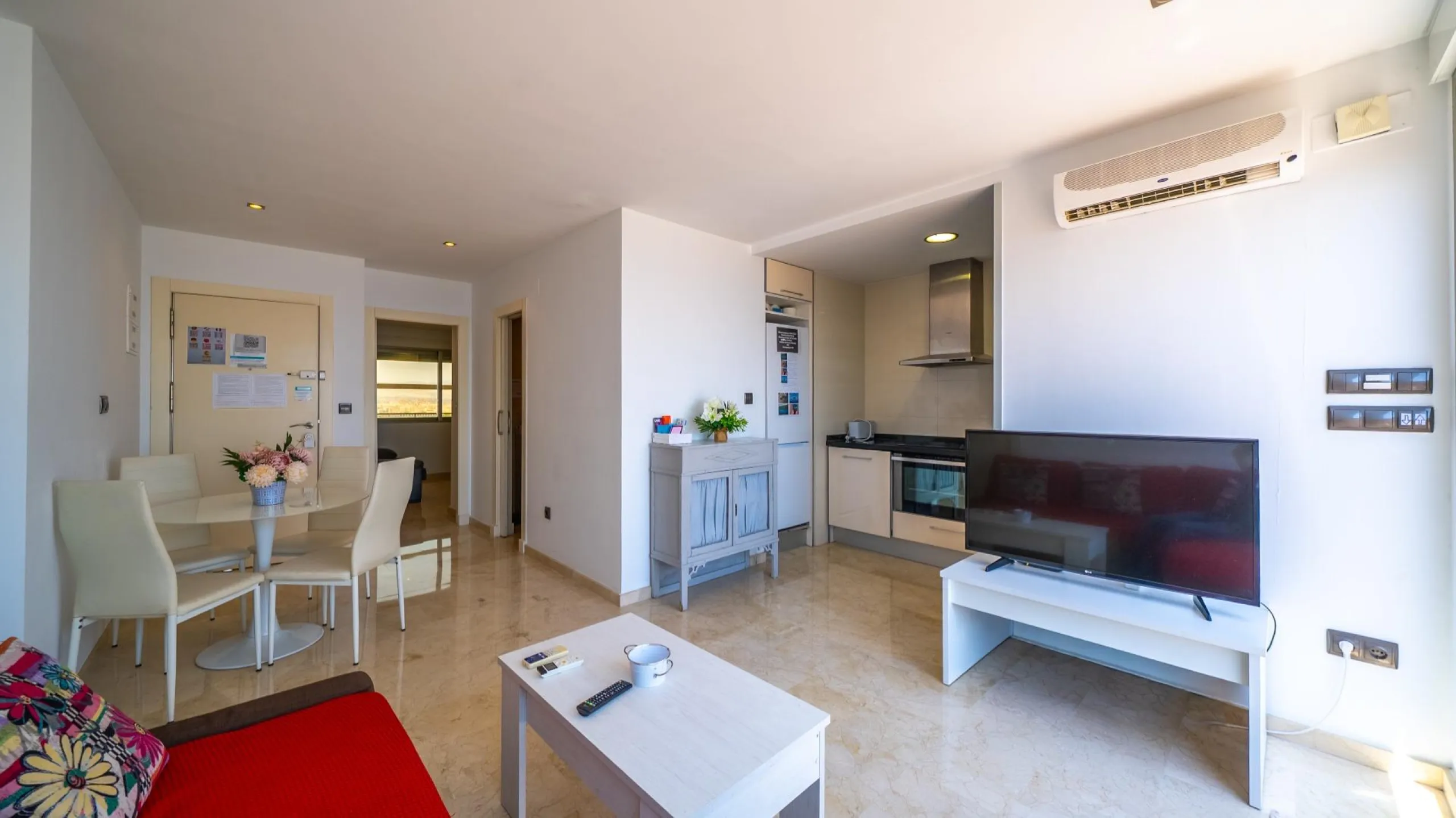 THE MOST EXCLUSIVE PENTHOUSE IN ALICANTE WITH TOURIST LICENSE | 31st Floor · 55 m² Terrace with Jacuzzi · 360° Views of the Mediterranean