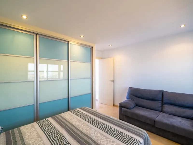 THE MOST EXCLUSIVE PENTHOUSE IN ALICANTE WITH TOURIST LICENSE | 31st Floor · 55 m² Terrace with Jacuzzi · 360° Views of the Mediterranean