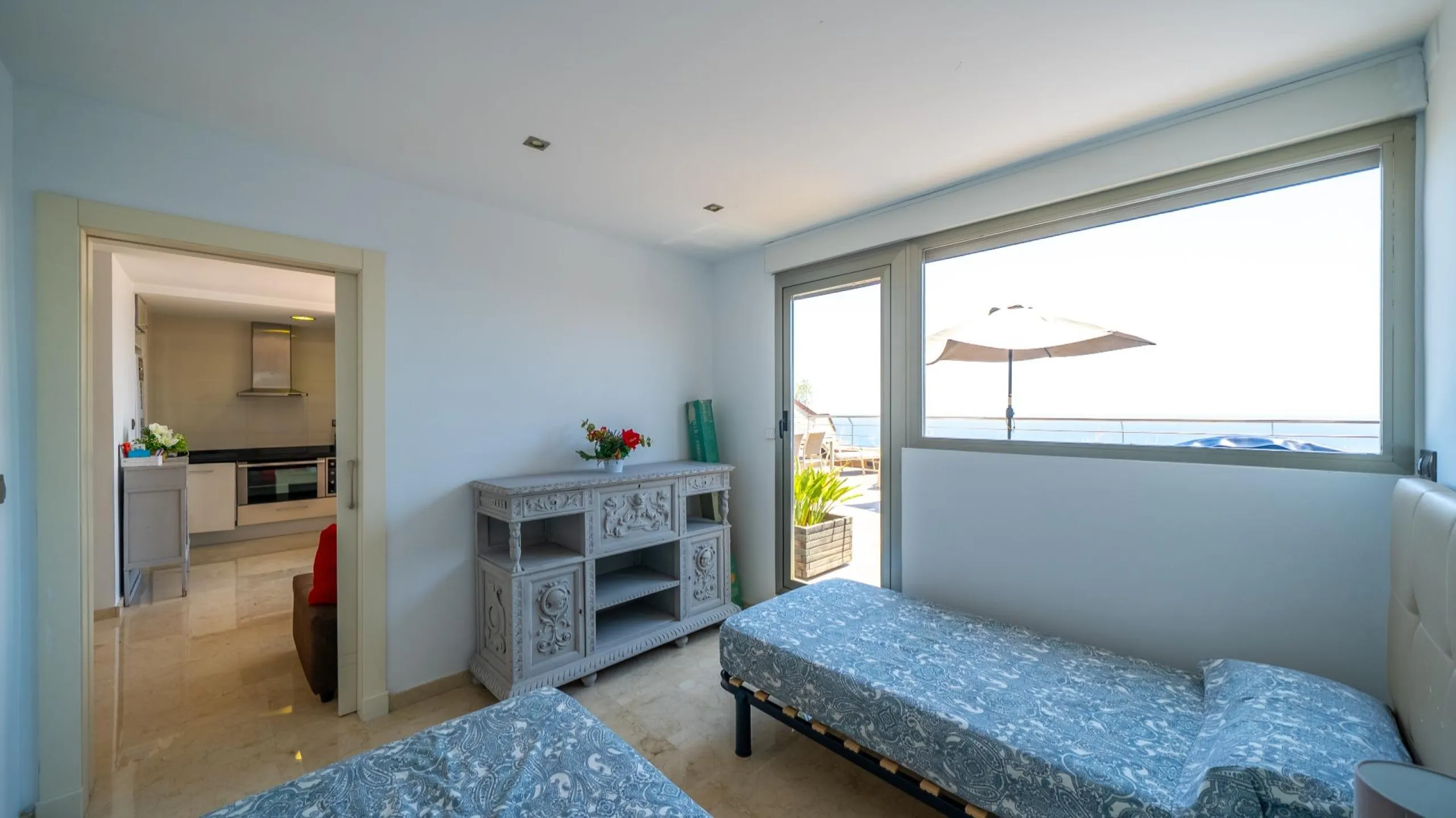 THE MOST EXCLUSIVE PENTHOUSE IN ALICANTE WITH TOURIST LICENSE | 31st Floor · 55 m² Terrace with Jacuzzi · 360° Views of the Mediterranean