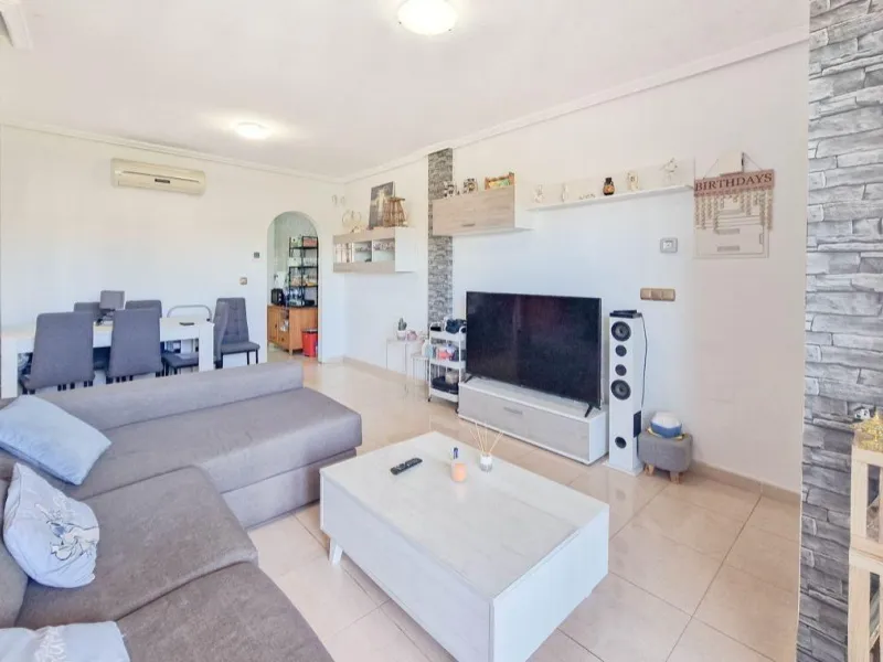 PENTHOUSE IN LOMAS DE CABO ROIG WITH 2 BEDROOMS, 1 BATHROOM AND A COMMUNAL SWIMMING POOL