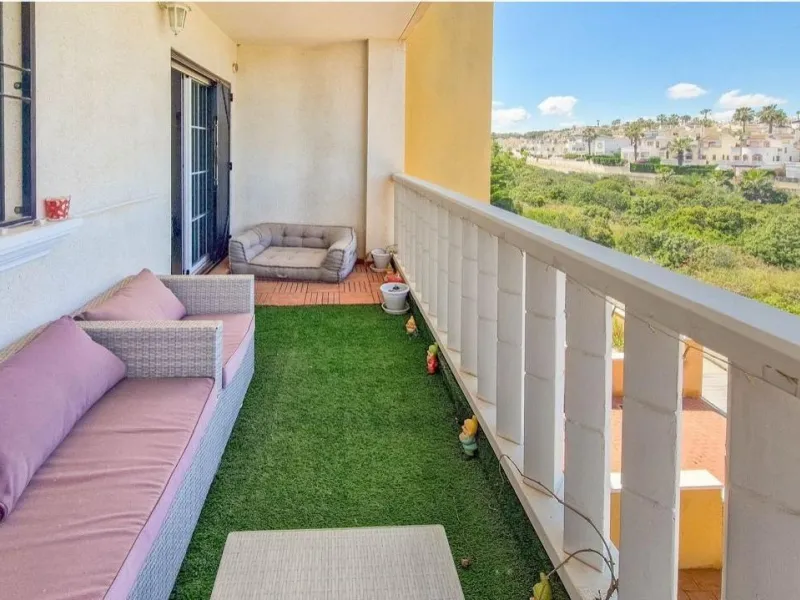 PENTHOUSE IN LOMAS DE CABO ROIG WITH 2 BEDROOMS, 1 BATHROOM AND A COMMUNAL SWIMMING POOL