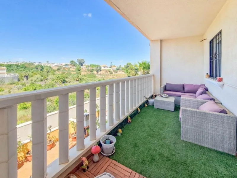 PENTHOUSE IN LOMAS DE CABO ROIG WITH 2 BEDROOMS, 1 BATHROOM AND A COMMUNAL SWIMMING POOL