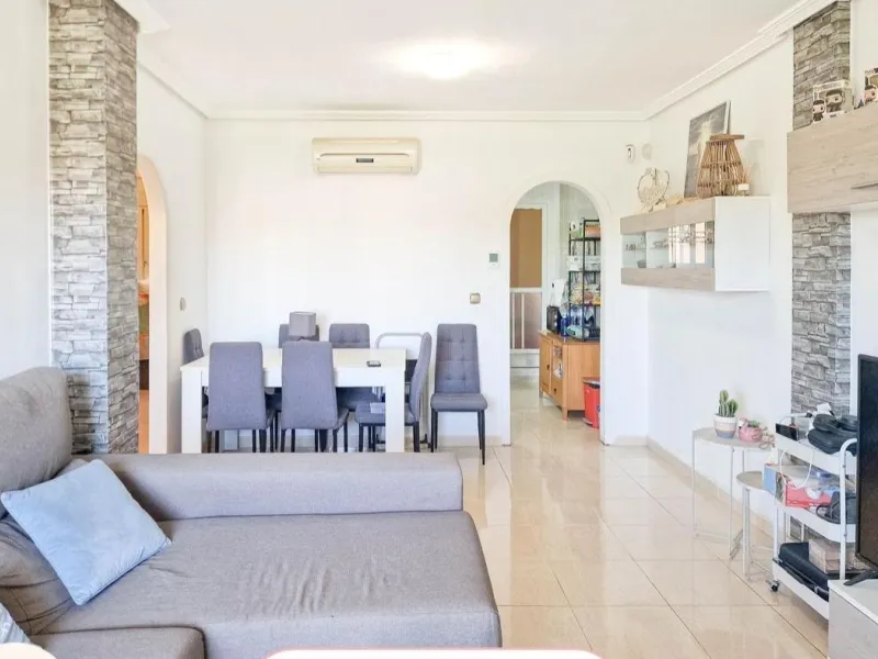 PENTHOUSE IN LOMAS DE CABO ROIG WITH 2 BEDROOMS, 1 BATHROOM AND A COMMUNAL SWIMMING POOL
