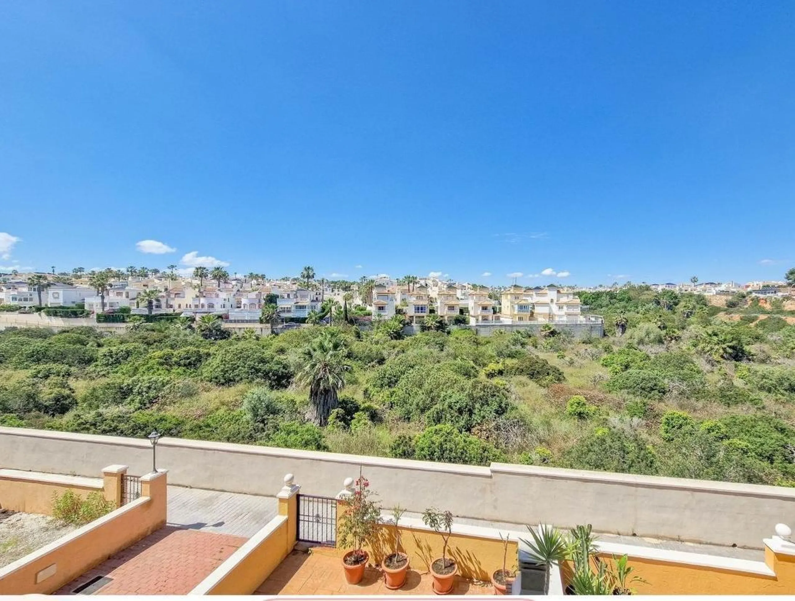 PENTHOUSE IN LOMAS DE CABO ROIG WITH 2 BEDROOMS, 1 BATHROOM AND A COMMUNAL SWIMMING POOL