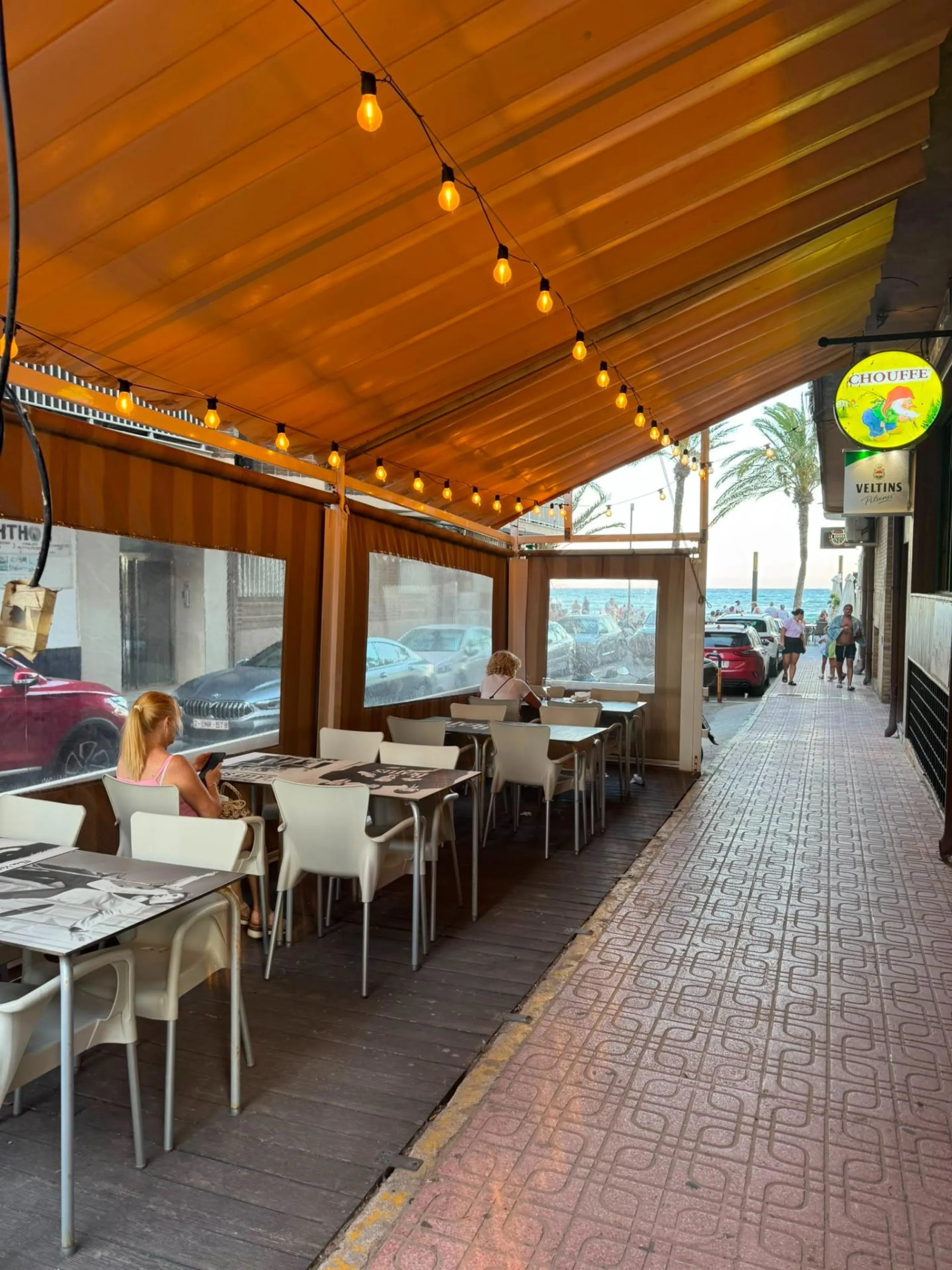 Commercial Space for Sale in Torrevieja - Prime Location Near Playa del Cura