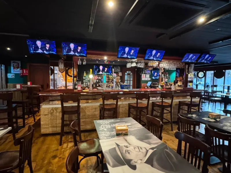 Commercial Space for Sale in Torrevieja - Prime Location Near Playa del Cura