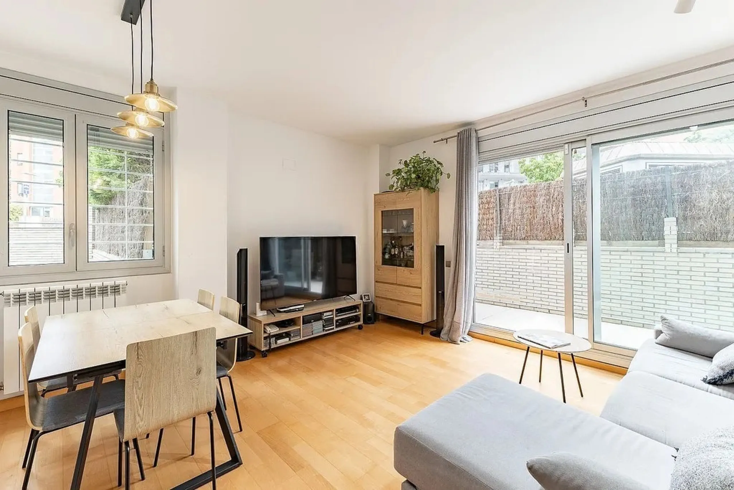 Bright Apartment with Private Terrace and Pool in Can Matas, Sant Cugat del Valles