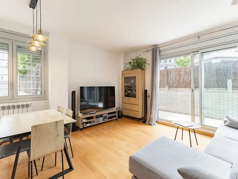 Bright Apartment with Private Terrace and Pool in Can Matas, Sant Cugat del Valles