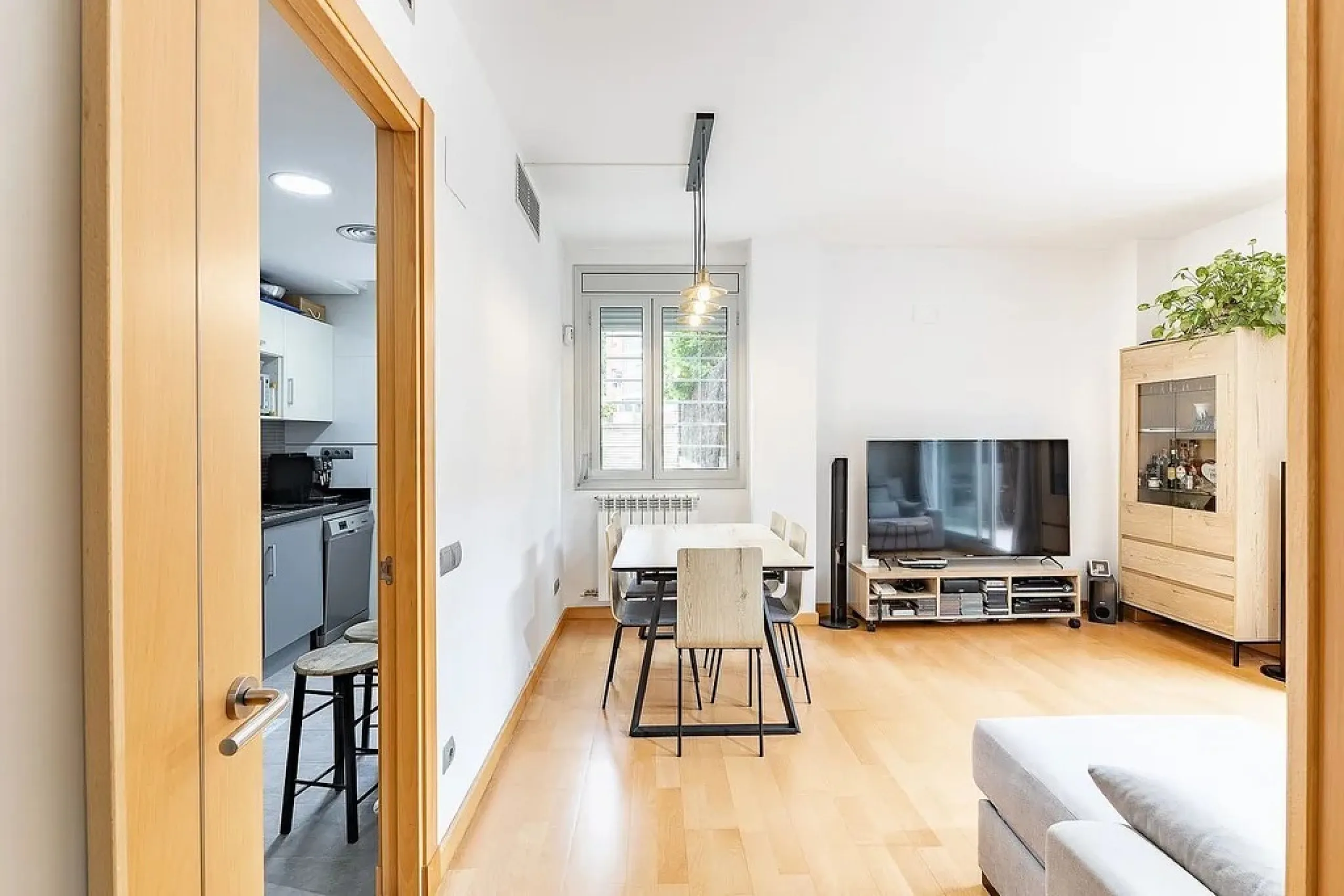 Bright Apartment with Private Terrace and Pool in Can Matas, Sant Cugat del Valles
