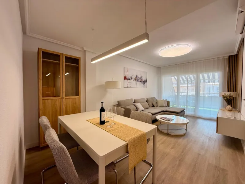 Renovated penthouse with large terrace, storage room, side sea views, 400 meters from the sea