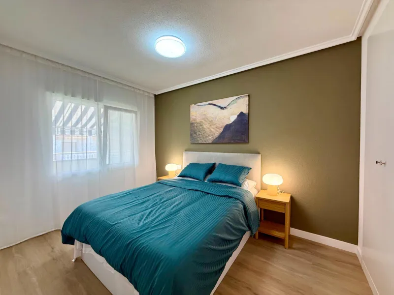 Renovated penthouse with large terrace, storage room, side sea views, 400 meters from the sea