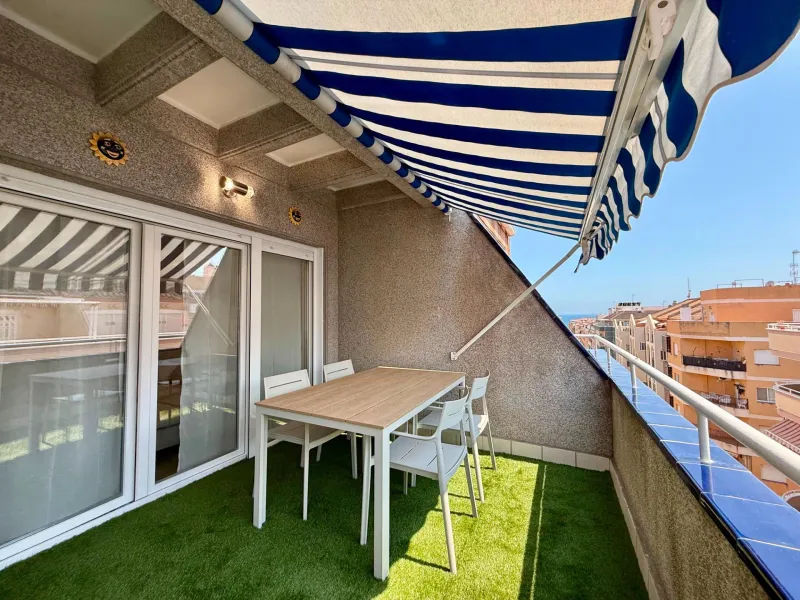 Renovated penthouse with large terrace, storage room, side sea views, 400 meters from the sea