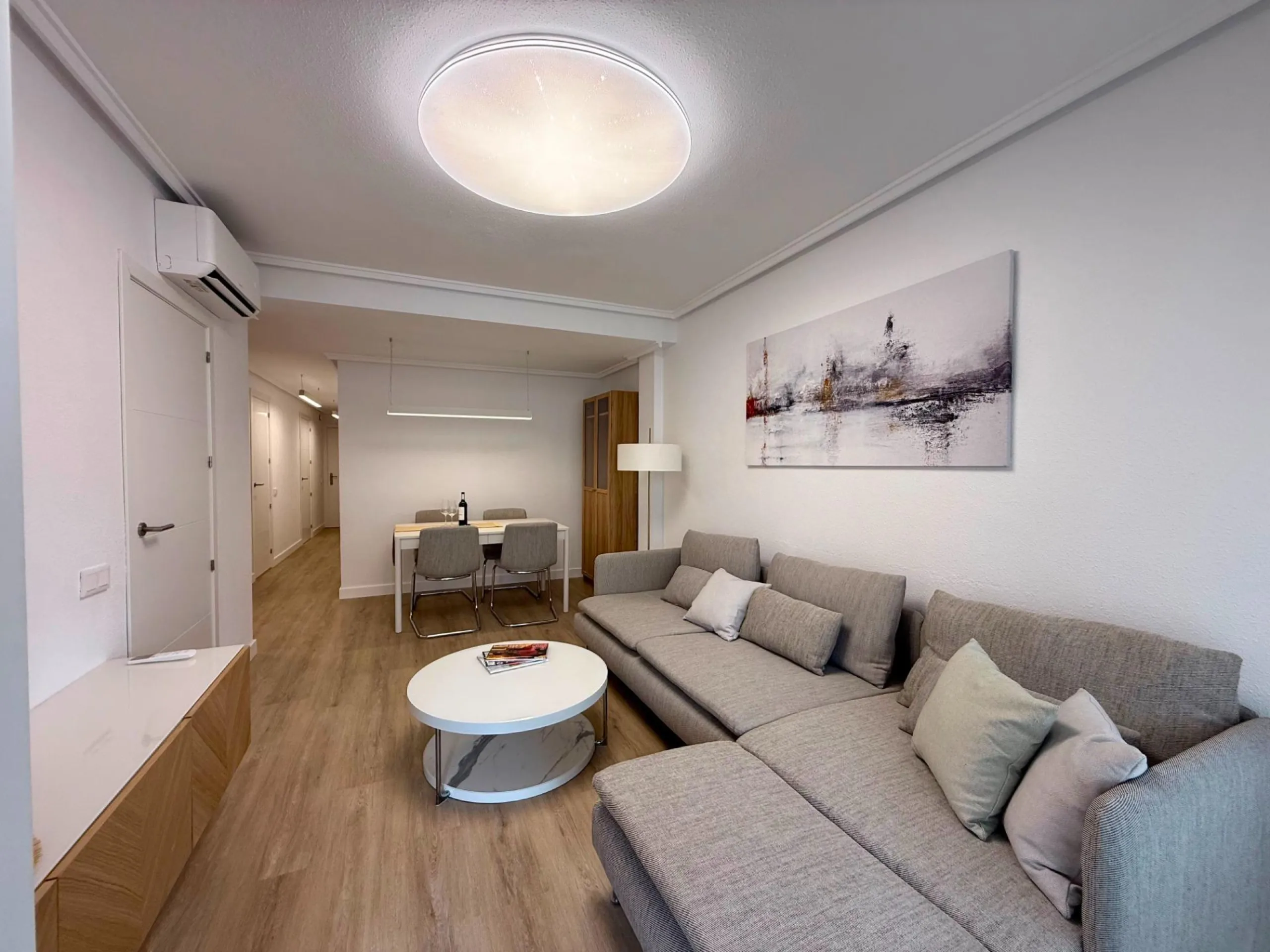 Renovated penthouse with large terrace, storage room, side sea views, 400 meters from the sea