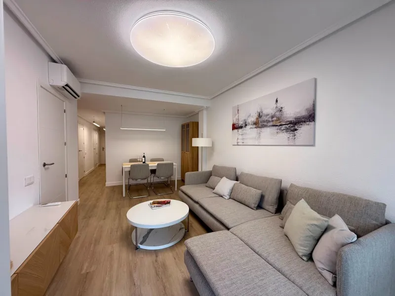 Renovated penthouse with large terrace, storage room, side sea views, 400 meters from the sea