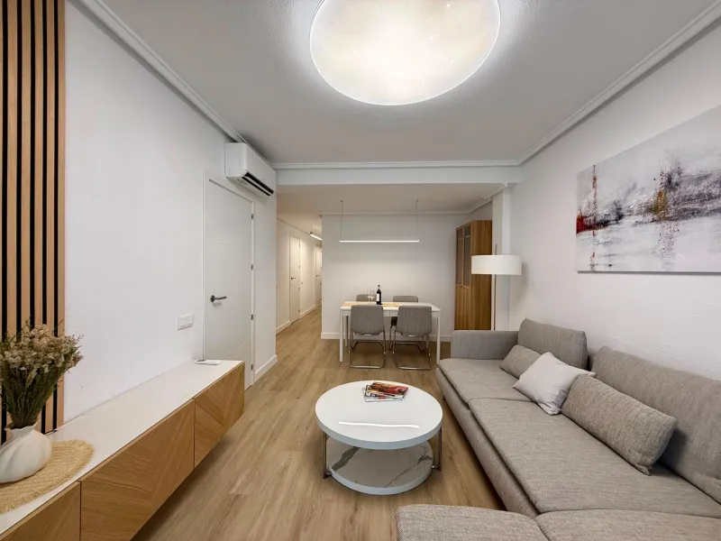 Renovated penthouse with large terrace, storage room, side sea views, 400 meters from the sea