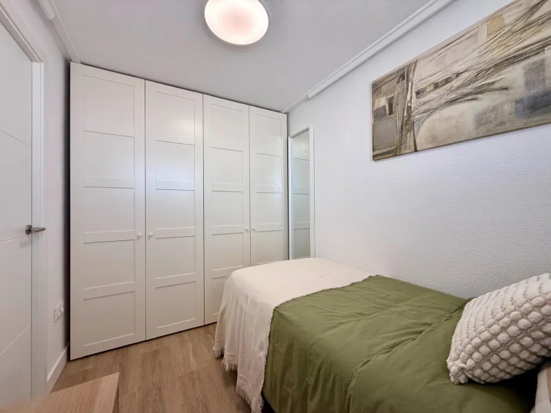 Renovated penthouse with large terrace, storage room, side sea views, 400 meters from the sea