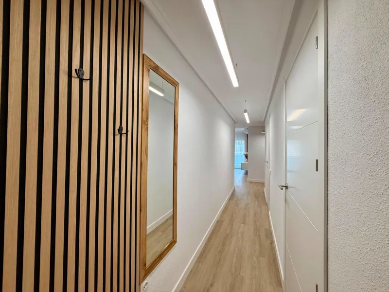 Renovated penthouse with large terrace, storage room, side sea views, 400 meters from the sea