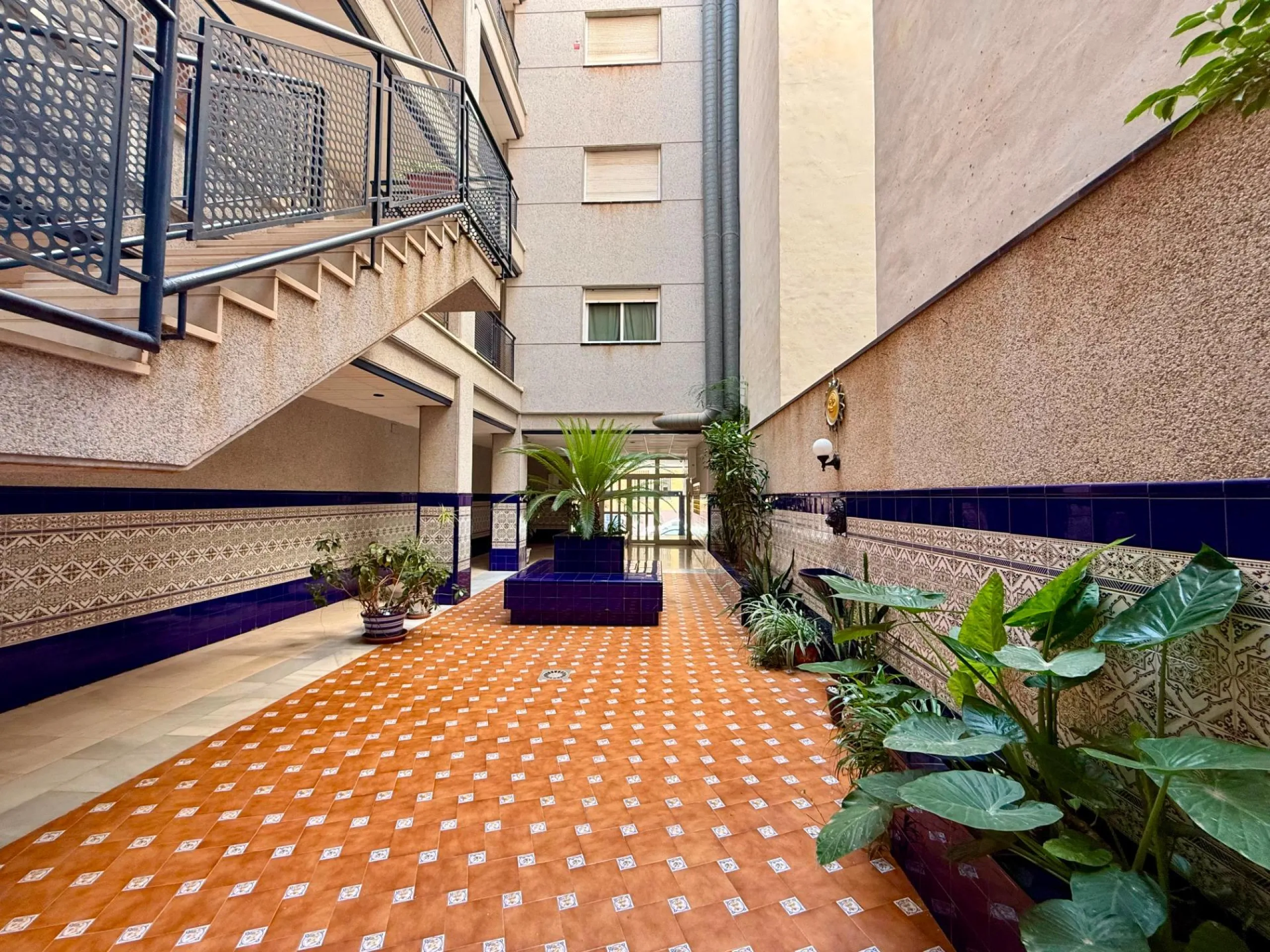 Renovated penthouse with large terrace, storage room, side sea views, 400 meters from the sea