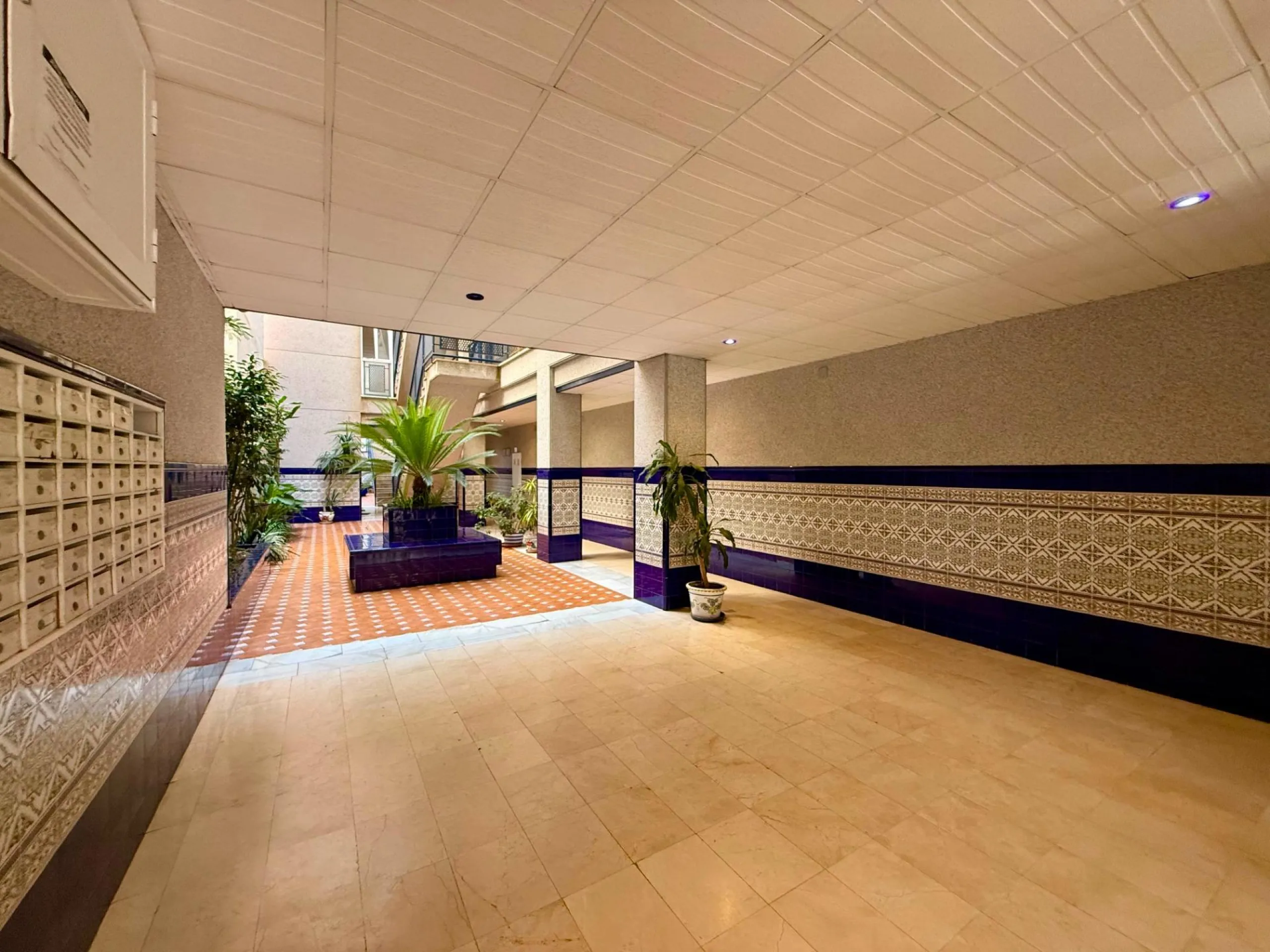 Renovated penthouse with large terrace, storage room, side sea views, 400 meters from the sea