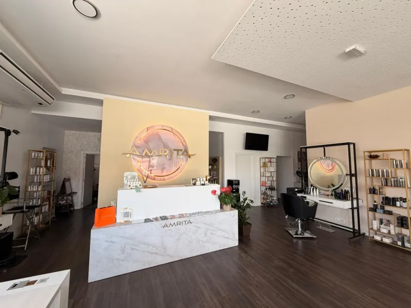 TRANSFER OF PREMIUM BEAUTY SALON IN A SHOPPING CENTER IN ORIHUELA COSTA – FULLY OPERATIONAL BUSINESS