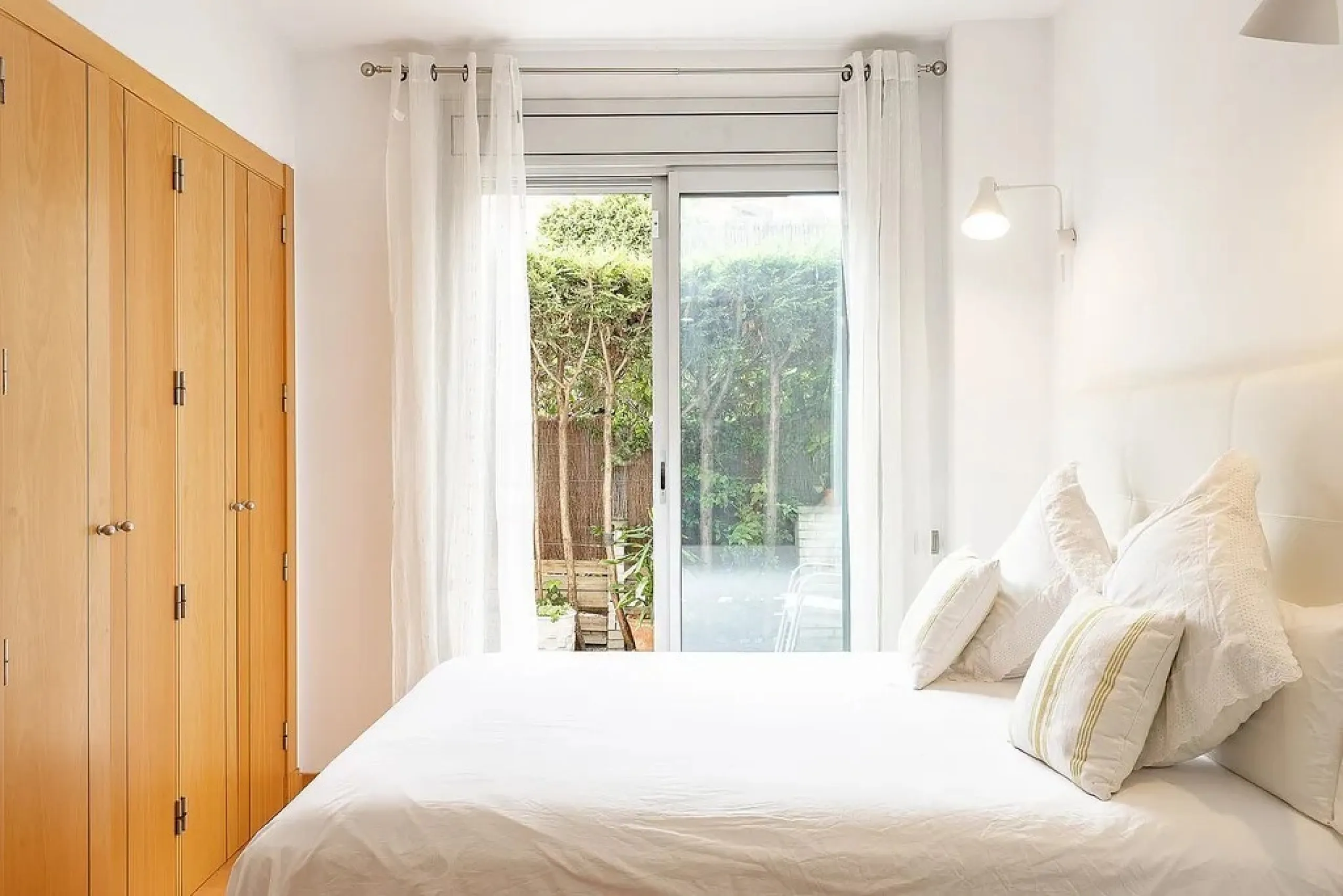 Bright Apartment with Private Terrace and Pool in Can Matas, Sant Cugat del Valles
