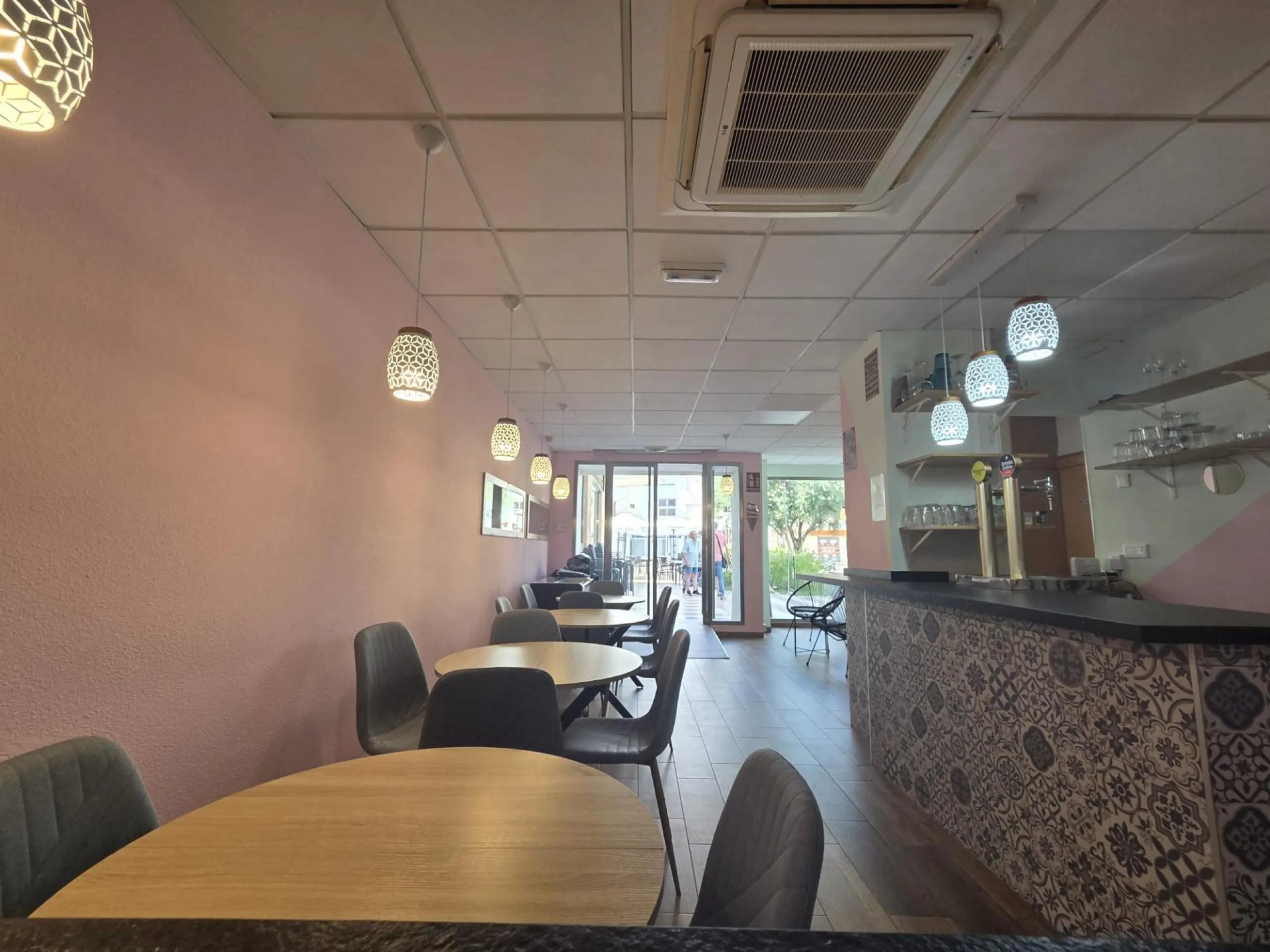 Restaurant or Pizzeria on the Beach of Campello