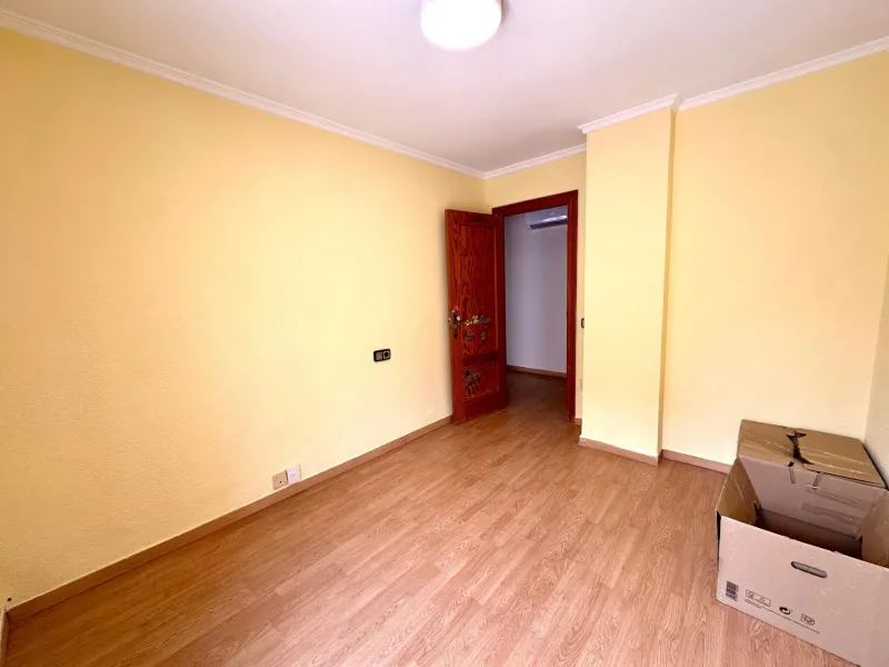 Bright 3-bedroom apartment in one of Alicante's most convenient locations