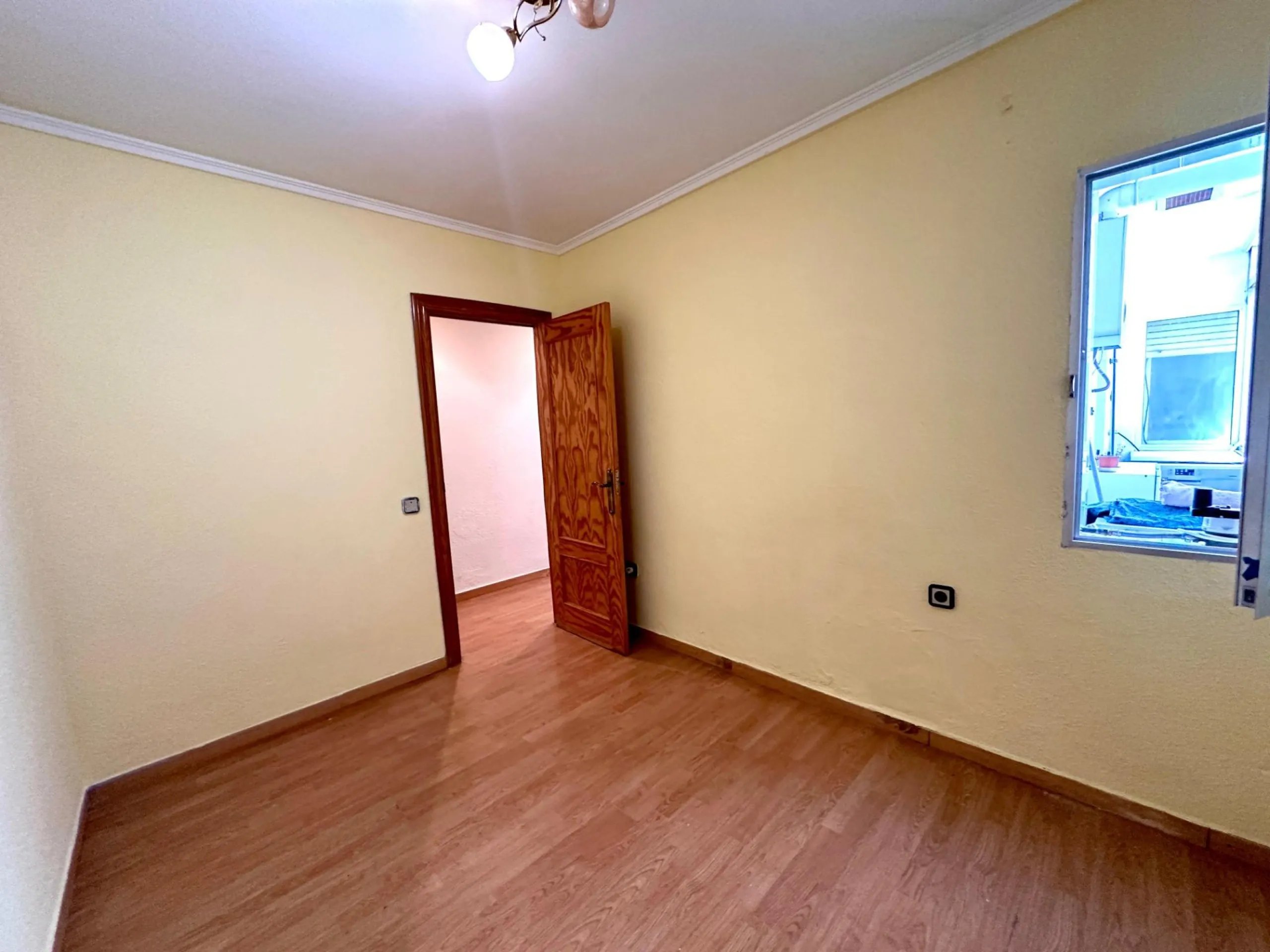 Bright 3-bedroom apartment in one of Alicante's most convenient locations
