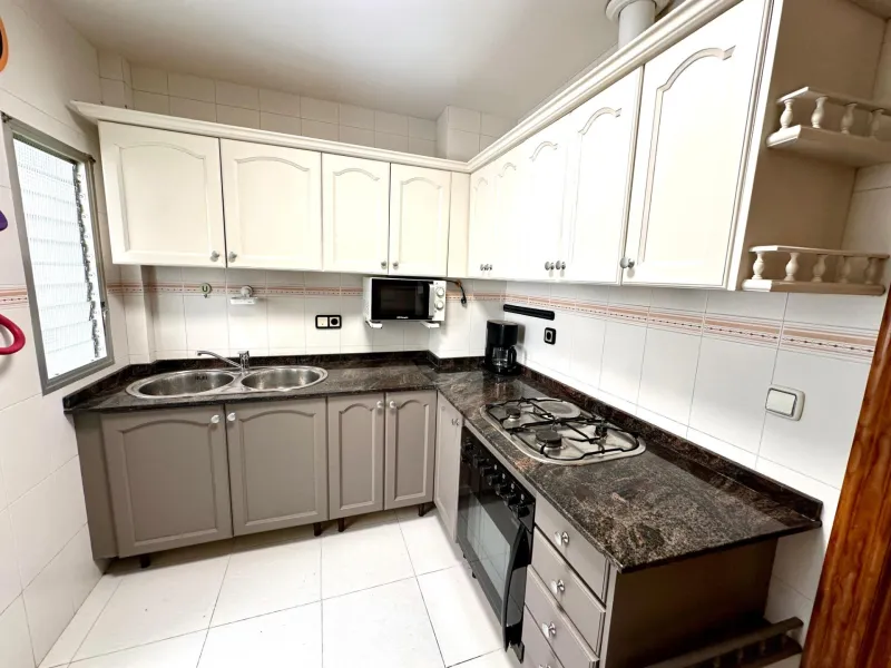Bright 3-bedroom apartment in one of Alicante's most convenient locations