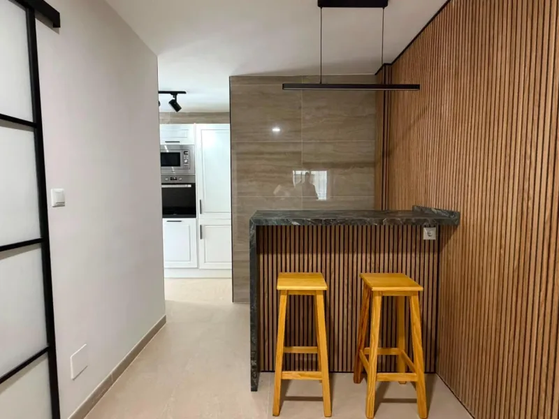 SPACIOUS 99 M² APARTMENT ON THE FIRST LINE OF THE SEA! 3 BEDROOMS · 2 BATHROOMS · SIDE SEA VIEWS · FULLY RENOVATED