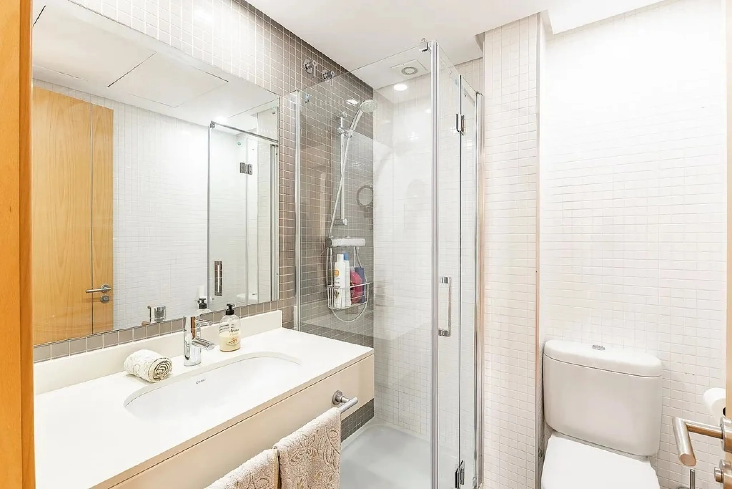 Bright Apartment with Private Terrace and Pool in Can Matas, Sant Cugat del Valles