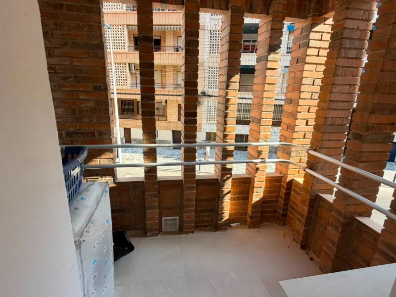 SPACIOUS 99 M² APARTMENT ON THE FIRST LINE OF THE SEA! 3 BEDROOMS · 2 BATHROOMS · SIDE SEA VIEWS · FULLY RENOVATED