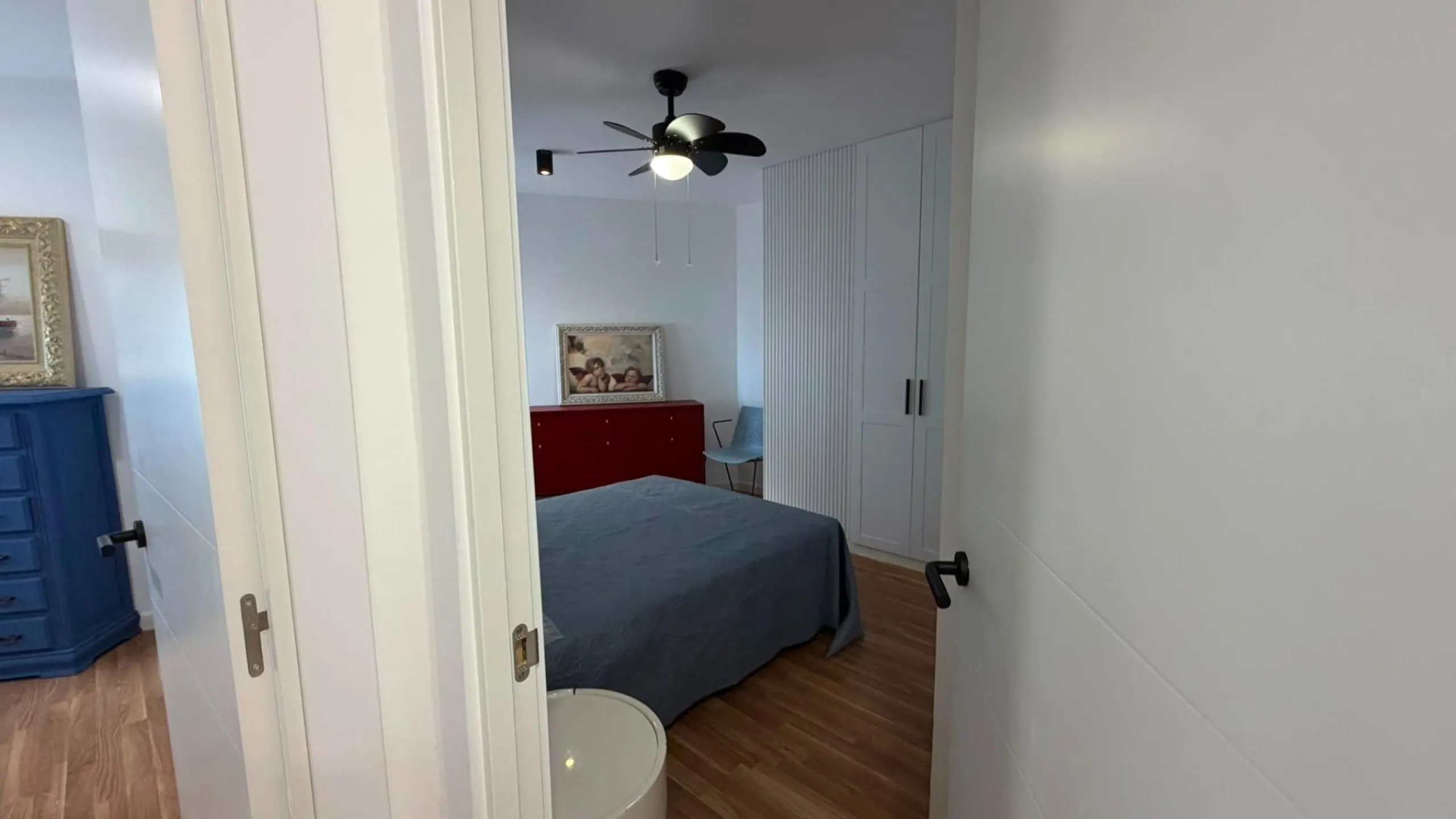 SPACIOUS 99 M² APARTMENT ON THE FIRST LINE OF THE SEA! 3 BEDROOMS · 2 BATHROOMS · SIDE SEA VIEWS · FULLY RENOVATED