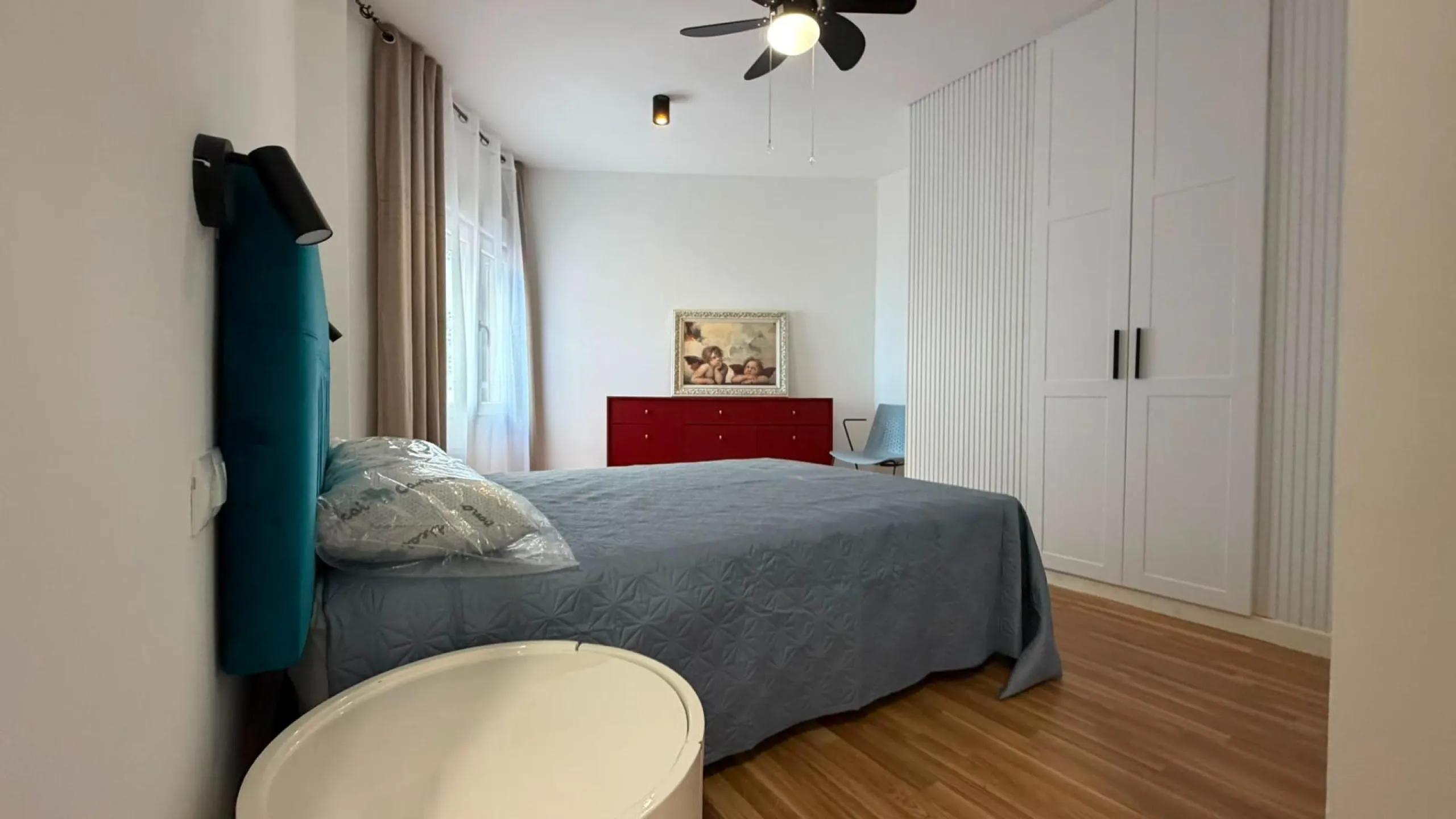SPACIOUS 99 M² APARTMENT ON THE FIRST LINE OF THE SEA! 3 BEDROOMS · 2 BATHROOMS · SIDE SEA VIEWS · FULLY RENOVATED
