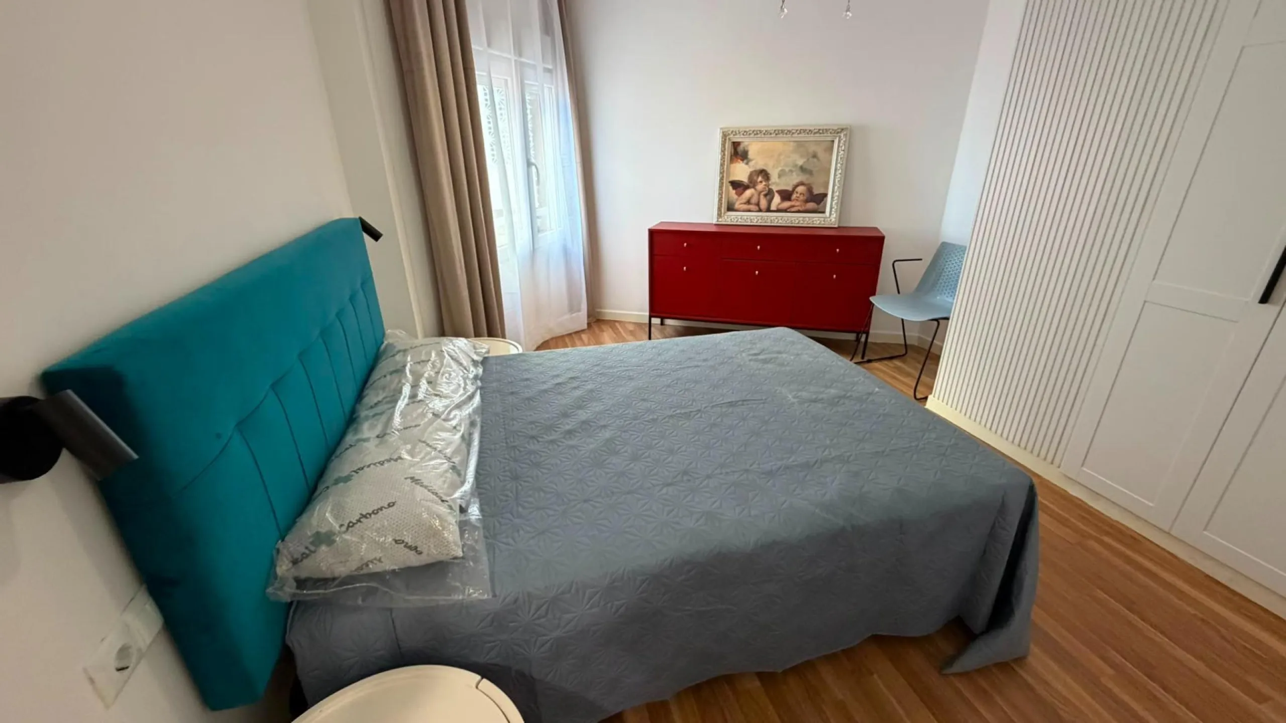 SPACIOUS 99 M² APARTMENT ON THE FIRST LINE OF THE SEA! 3 BEDROOMS · 2 BATHROOMS · SIDE SEA VIEWS · FULLY RENOVATED