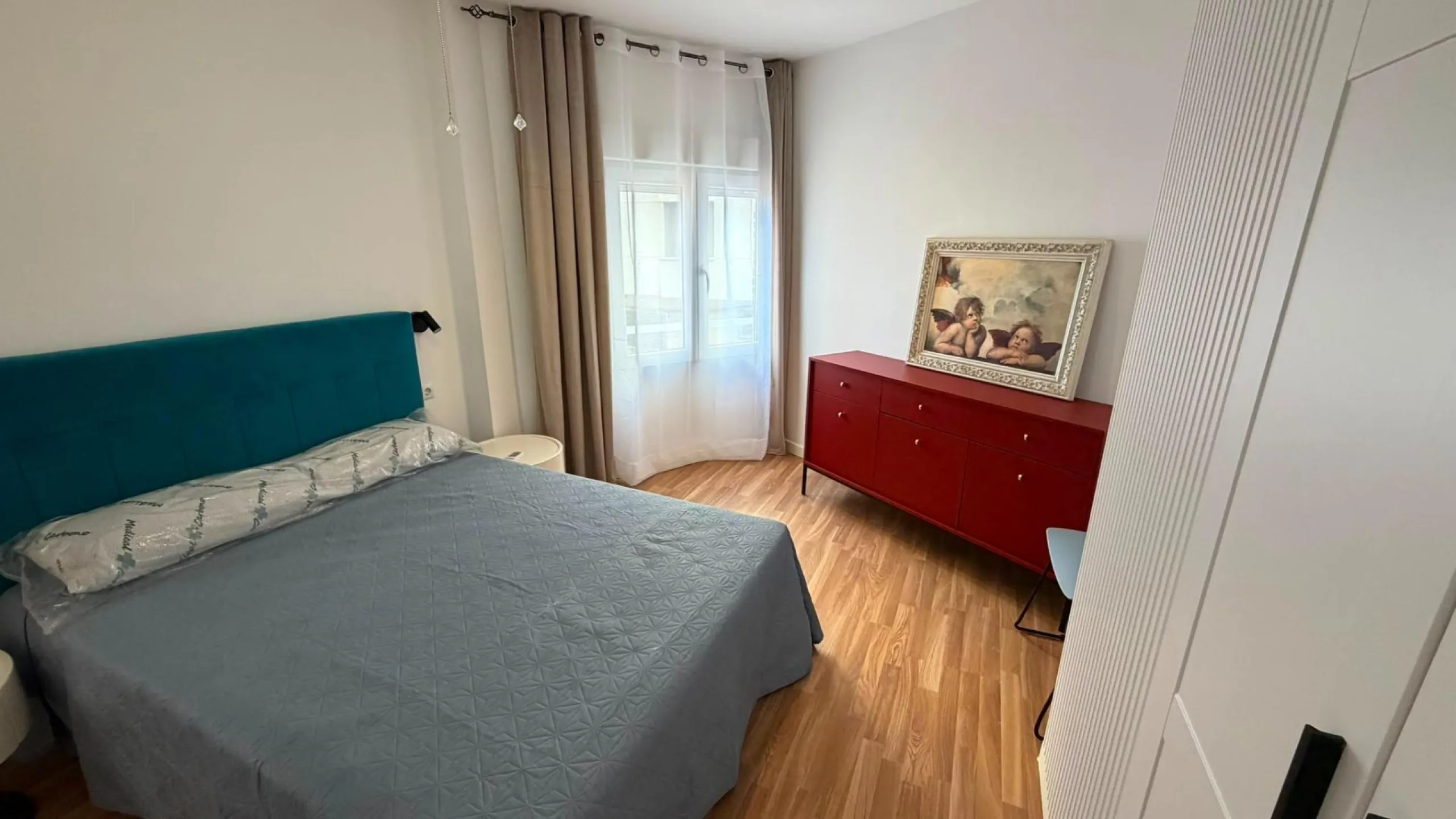 SPACIOUS 99 M² APARTMENT ON THE FIRST LINE OF THE SEA! 3 BEDROOMS · 2 BATHROOMS · SIDE SEA VIEWS · FULLY RENOVATED