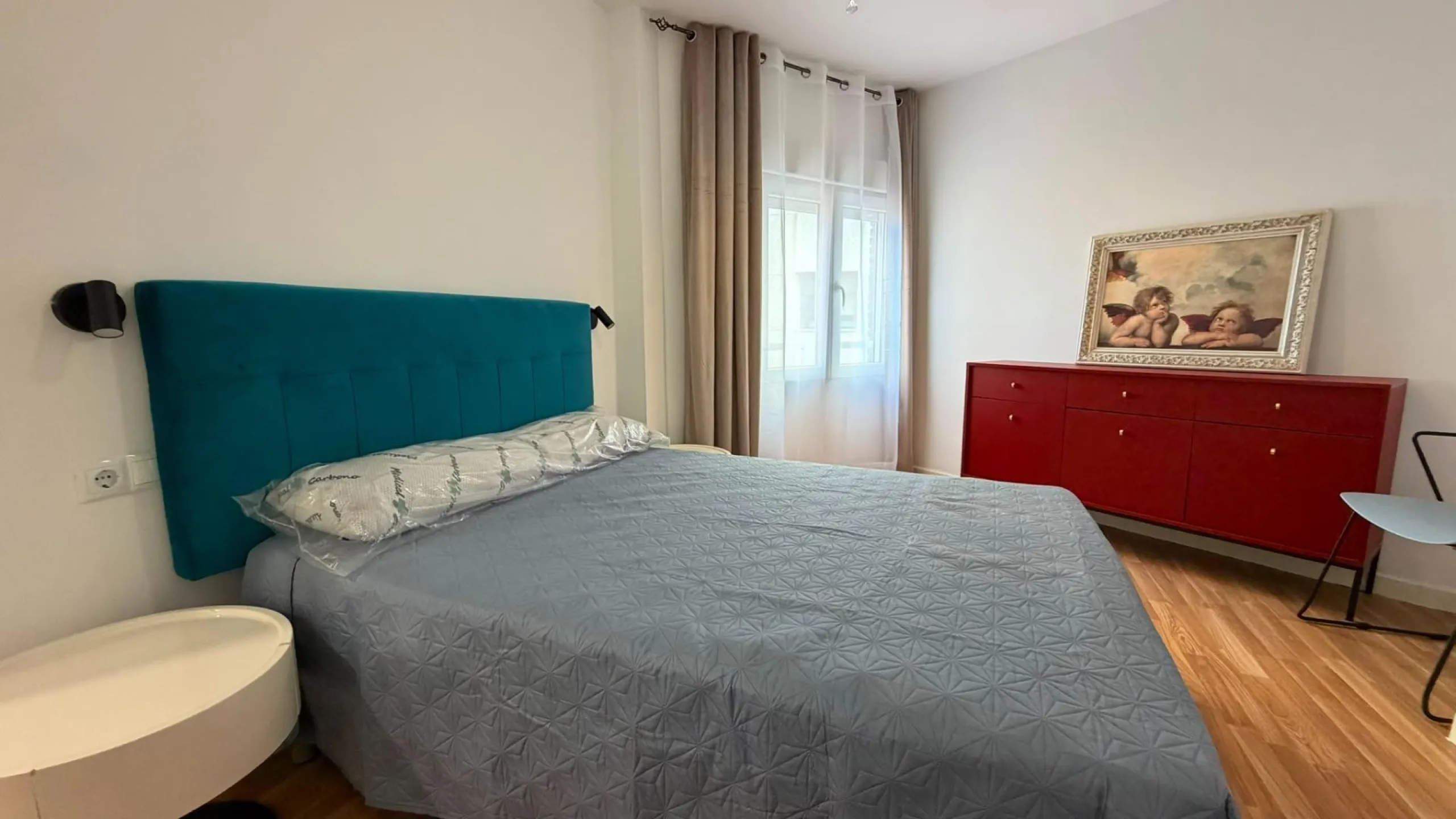 SPACIOUS 99 M² APARTMENT ON THE FIRST LINE OF THE SEA! 3 BEDROOMS · 2 BATHROOMS · SIDE SEA VIEWS · FULLY RENOVATED