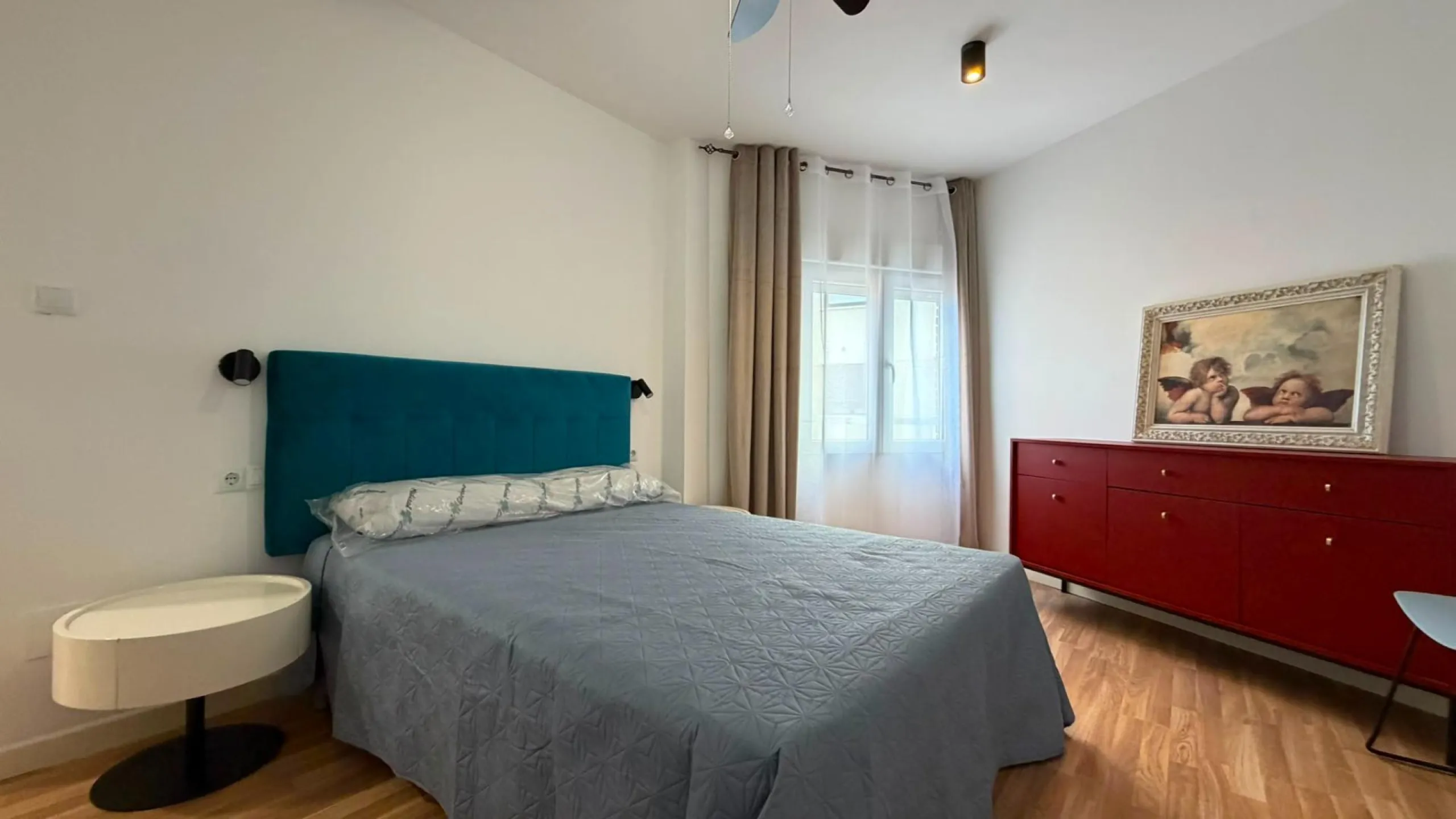 SPACIOUS 99 M² APARTMENT ON THE FIRST LINE OF THE SEA! 3 BEDROOMS · 2 BATHROOMS · SIDE SEA VIEWS · FULLY RENOVATED