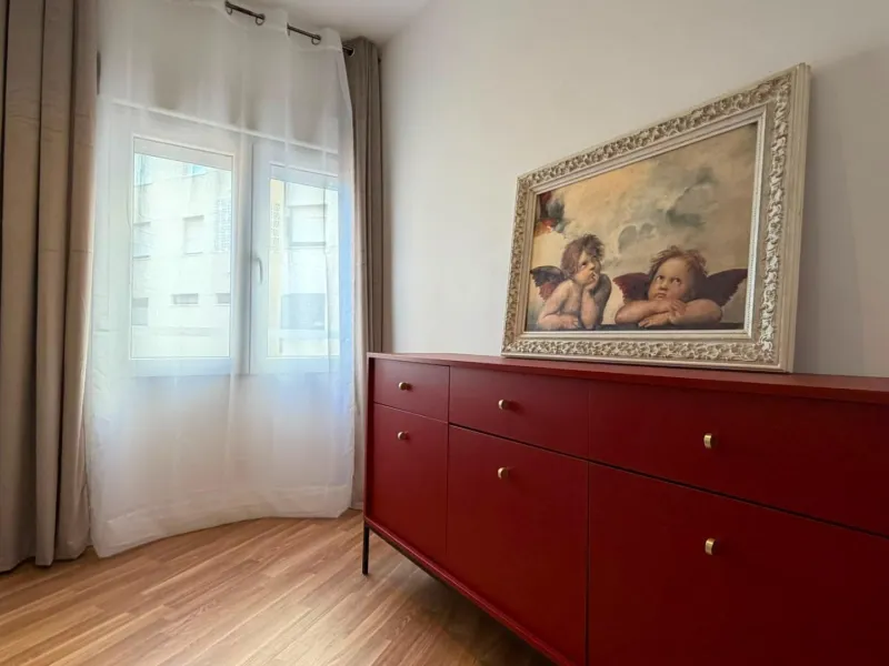 SPACIOUS 99 M² APARTMENT ON THE FIRST LINE OF THE SEA! 3 BEDROOMS · 2 BATHROOMS · SIDE SEA VIEWS · FULLY RENOVATED