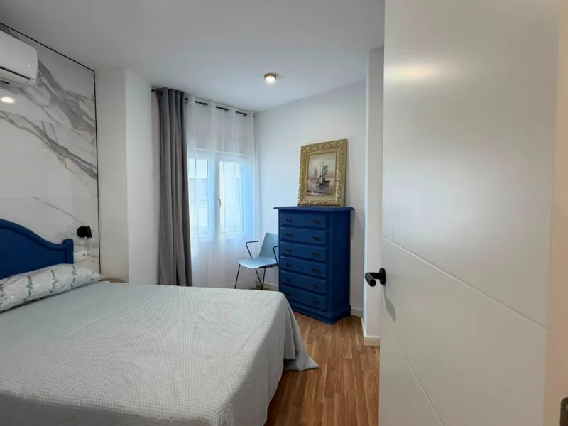 SPACIOUS 99 M² APARTMENT ON THE FIRST LINE OF THE SEA! 3 BEDROOMS · 2 BATHROOMS · SIDE SEA VIEWS · FULLY RENOVATED