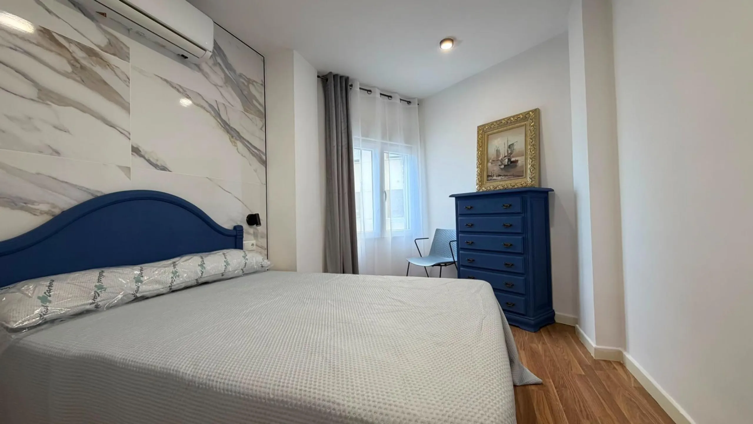 SPACIOUS 99 M² APARTMENT ON THE FIRST LINE OF THE SEA! 3 BEDROOMS · 2 BATHROOMS · SIDE SEA VIEWS · FULLY RENOVATED