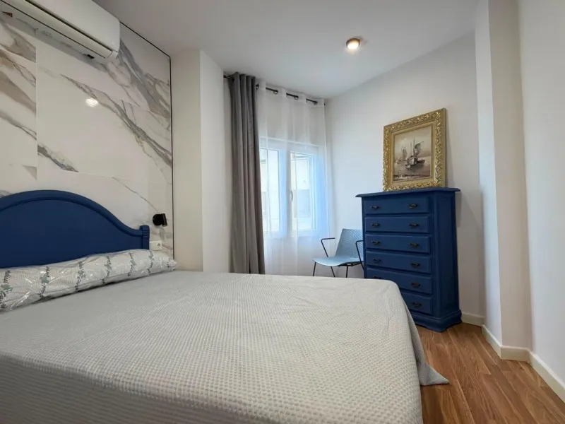 SPACIOUS 99 M² APARTMENT ON THE FIRST LINE OF THE SEA! 3 BEDROOMS · 2 BATHROOMS · SIDE SEA VIEWS · FULLY RENOVATED