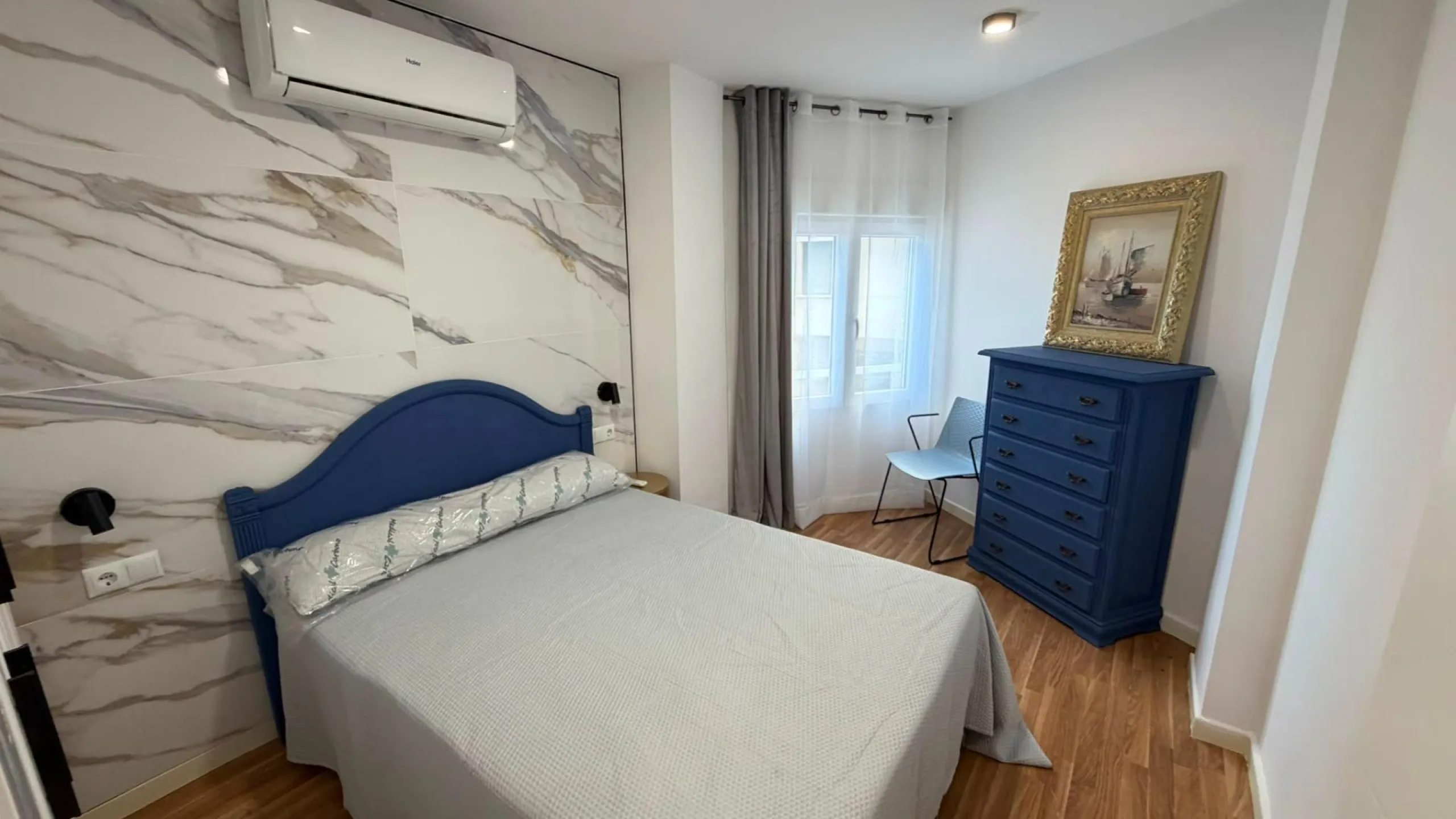 SPACIOUS 99 M² APARTMENT ON THE FIRST LINE OF THE SEA! 3 BEDROOMS · 2 BATHROOMS · SIDE SEA VIEWS · FULLY RENOVATED