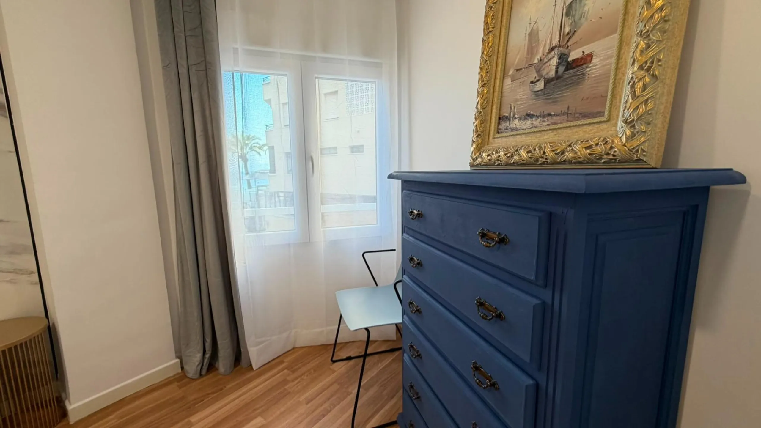 SPACIOUS 99 M² APARTMENT ON THE FIRST LINE OF THE SEA! 3 BEDROOMS · 2 BATHROOMS · SIDE SEA VIEWS · FULLY RENOVATED