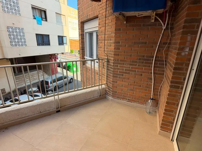 SPACIOUS 99 M² APARTMENT ON THE FIRST LINE OF THE SEA! 3 BEDROOMS · 2 BATHROOMS · SIDE SEA VIEWS · FULLY RENOVATED