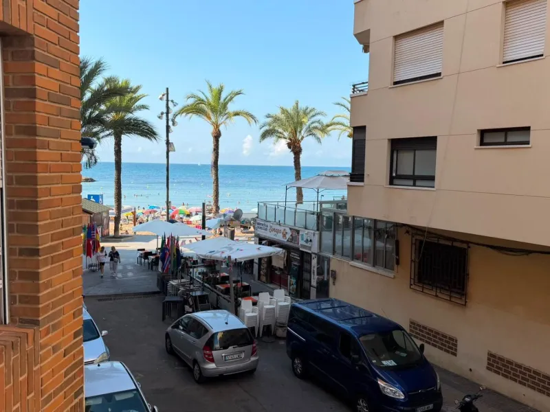 SPACIOUS 99 M² APARTMENT ON THE FIRST LINE OF THE SEA! 3 BEDROOMS · 2 BATHROOMS · SIDE SEA VIEWS · FULLY RENOVATED