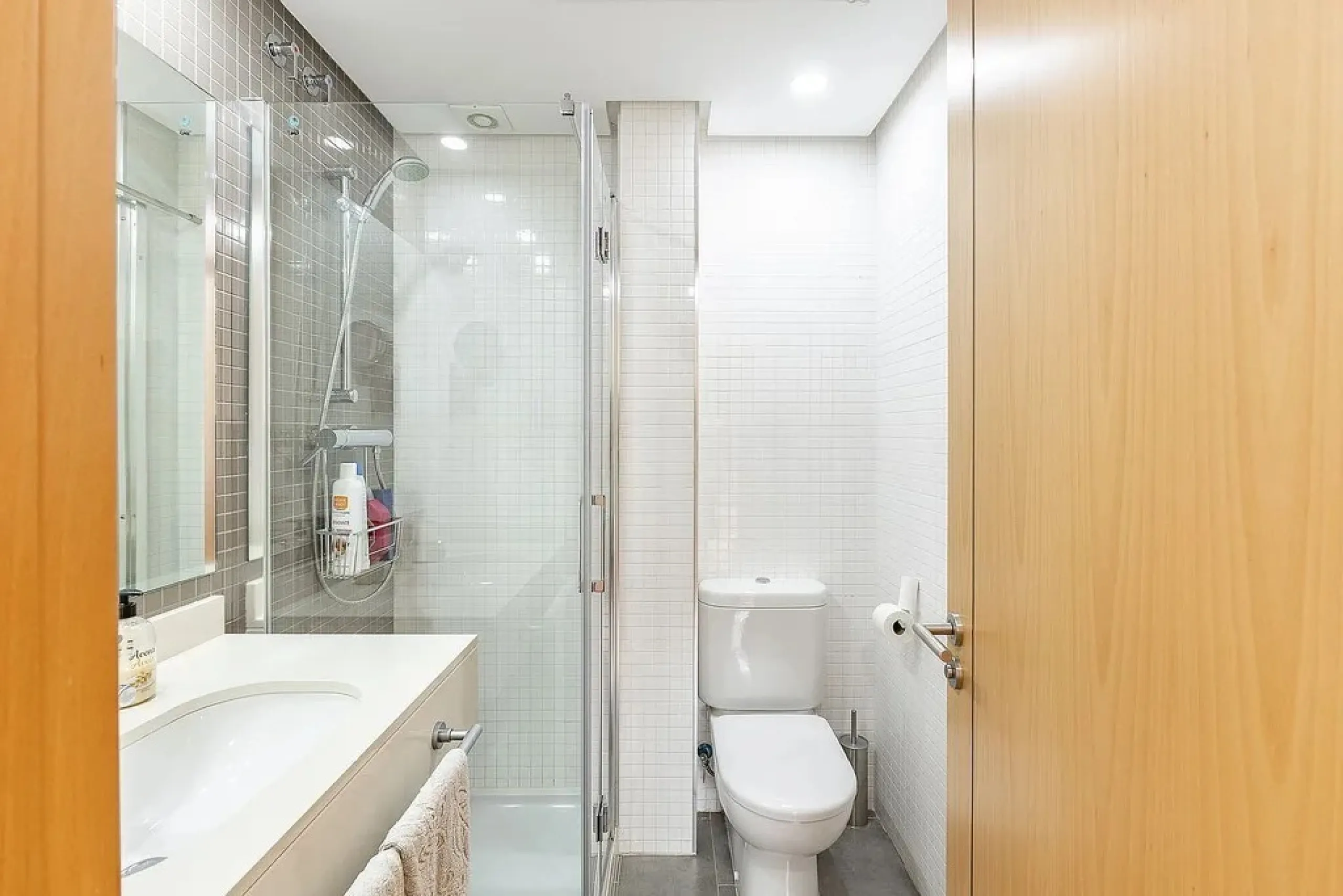 Bright Apartment with Private Terrace and Pool in Can Matas, Sant Cugat del Valles