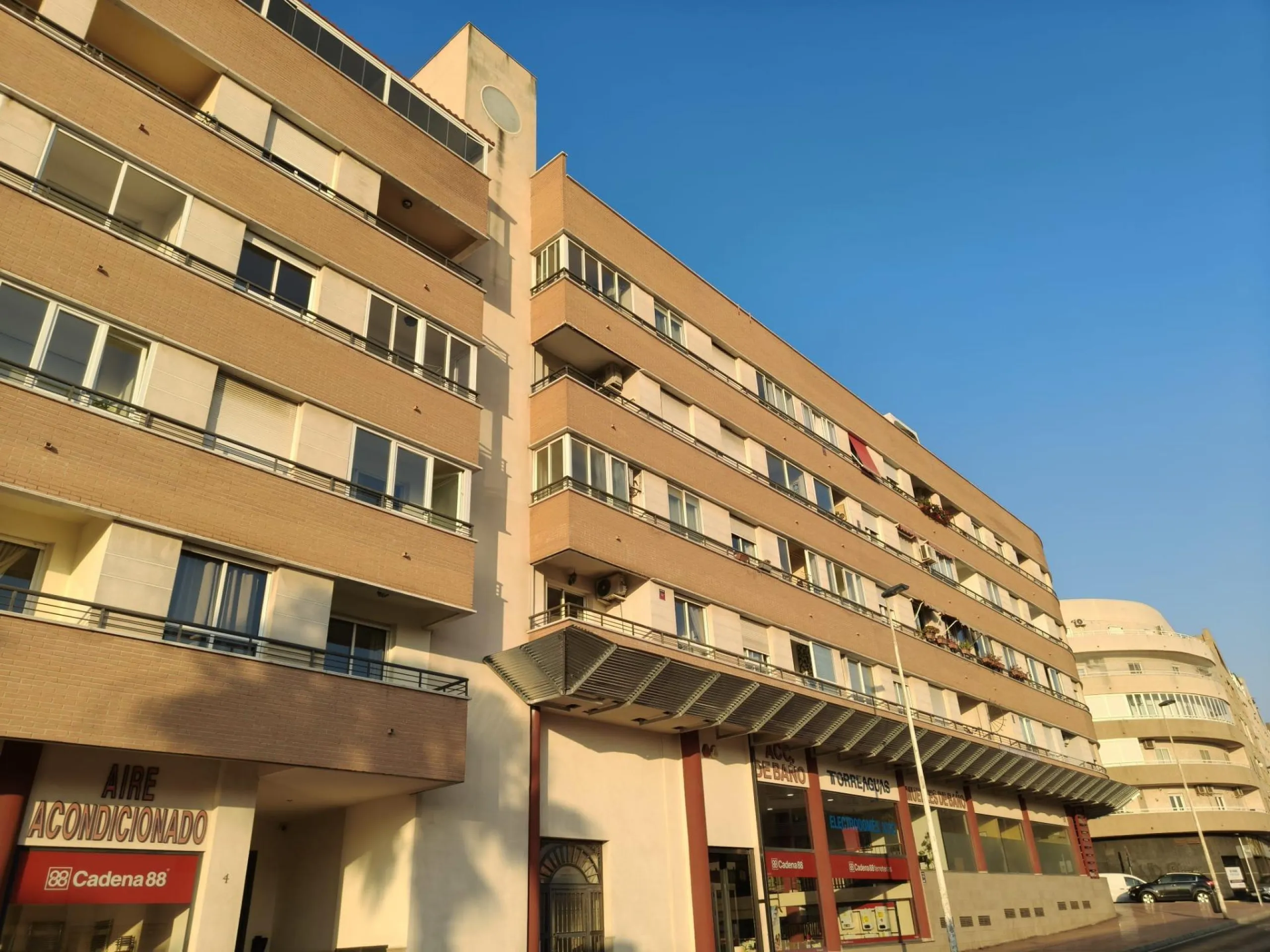 SPACIOUS 2-BEDROOM, 2-BATHROOM HOME WITH UNOBSTRUCTED VIEWS